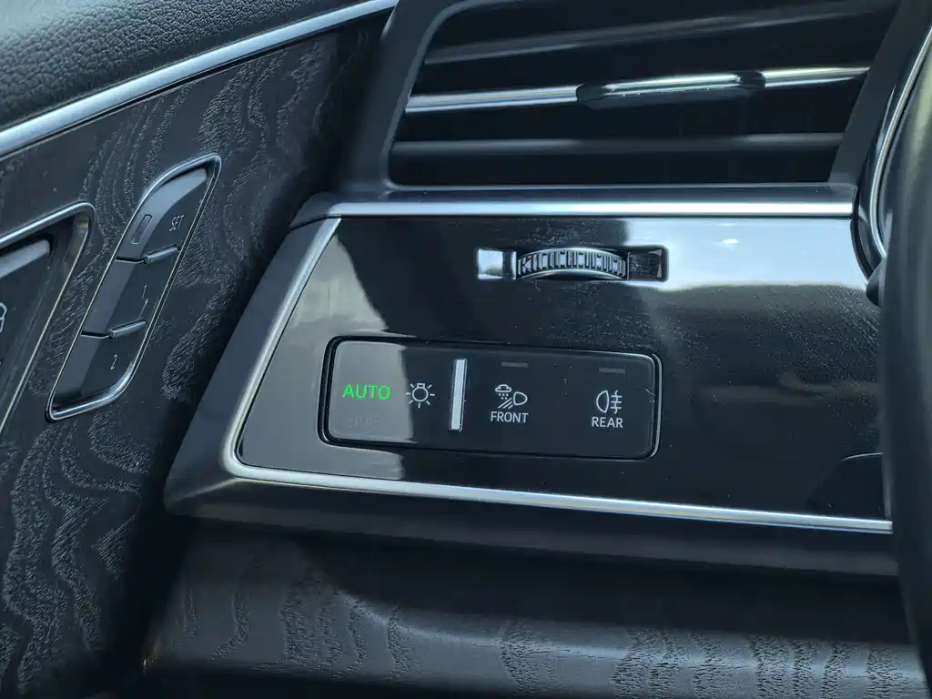 Audi Q7 — миниатюра 15