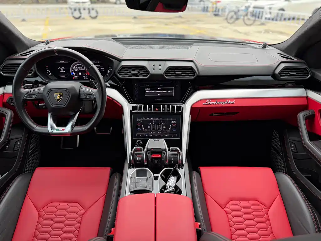 Lamborghini Urus — миниатюра 8