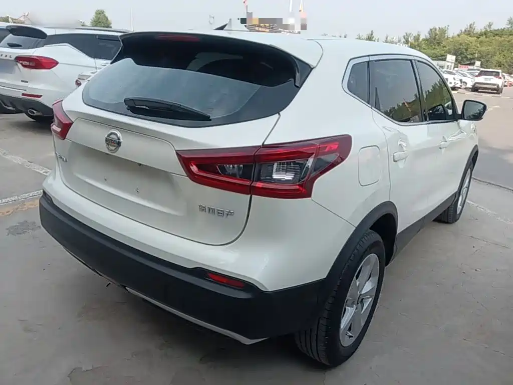 Nissan Qashqai — миниатюра 7