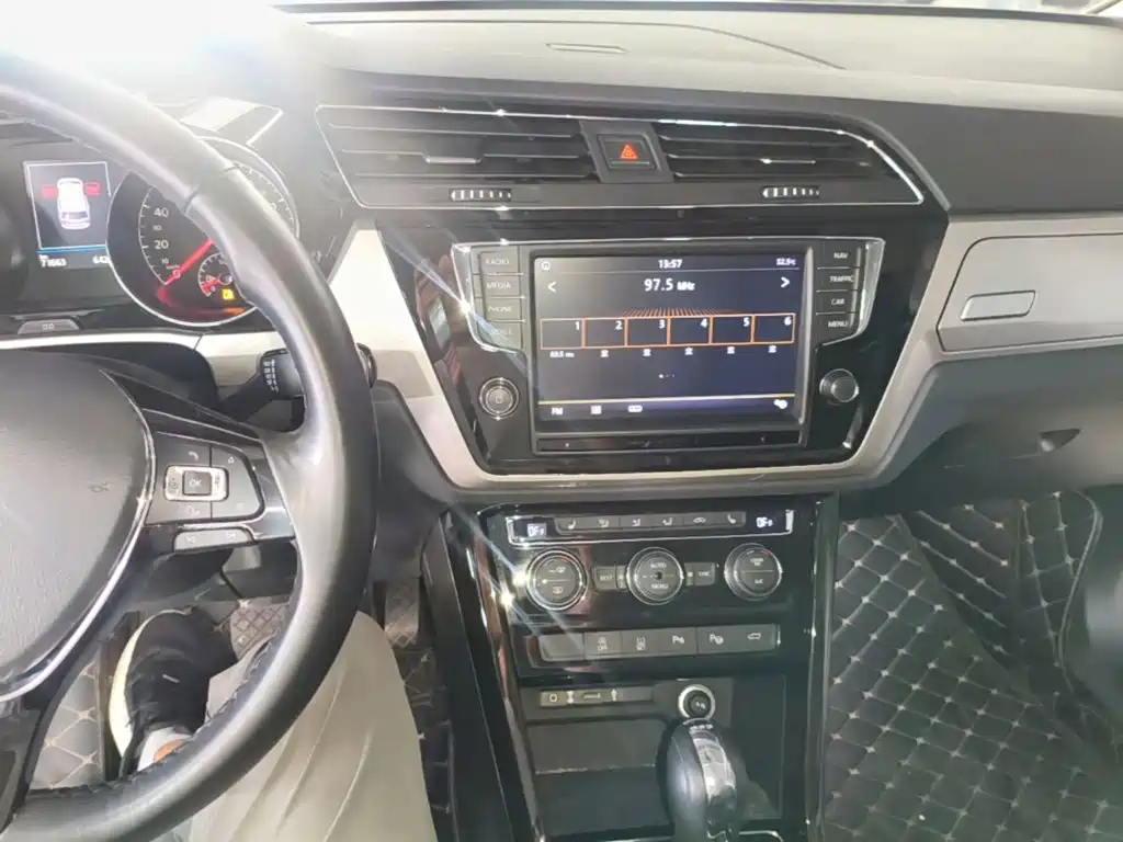Volkswagen Touran — миниатюра 13