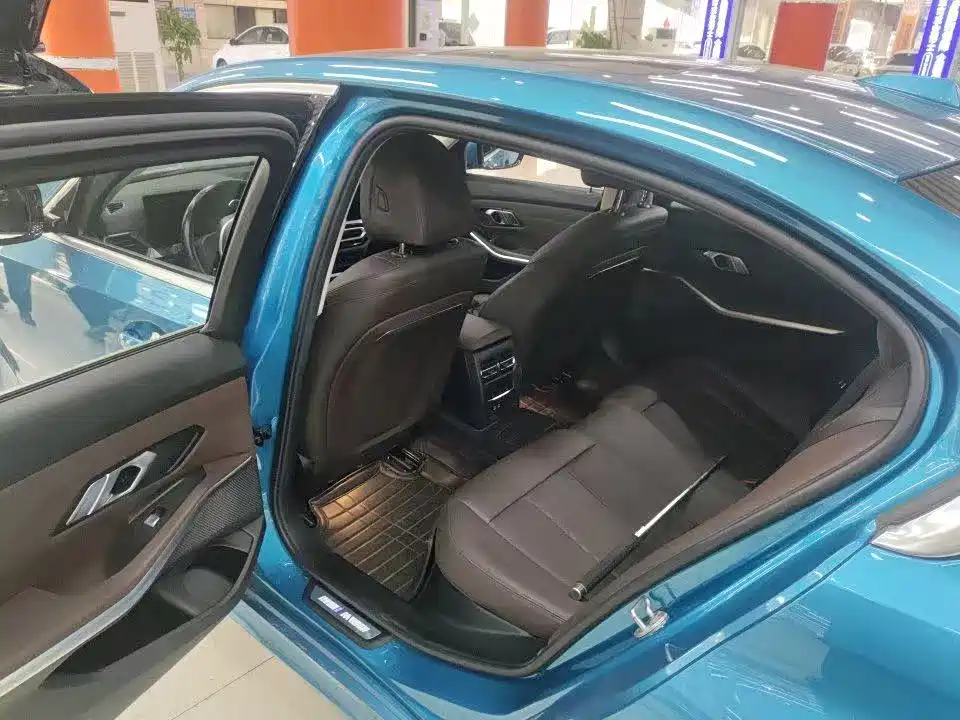 BMW 3 Series — миниатюра 8