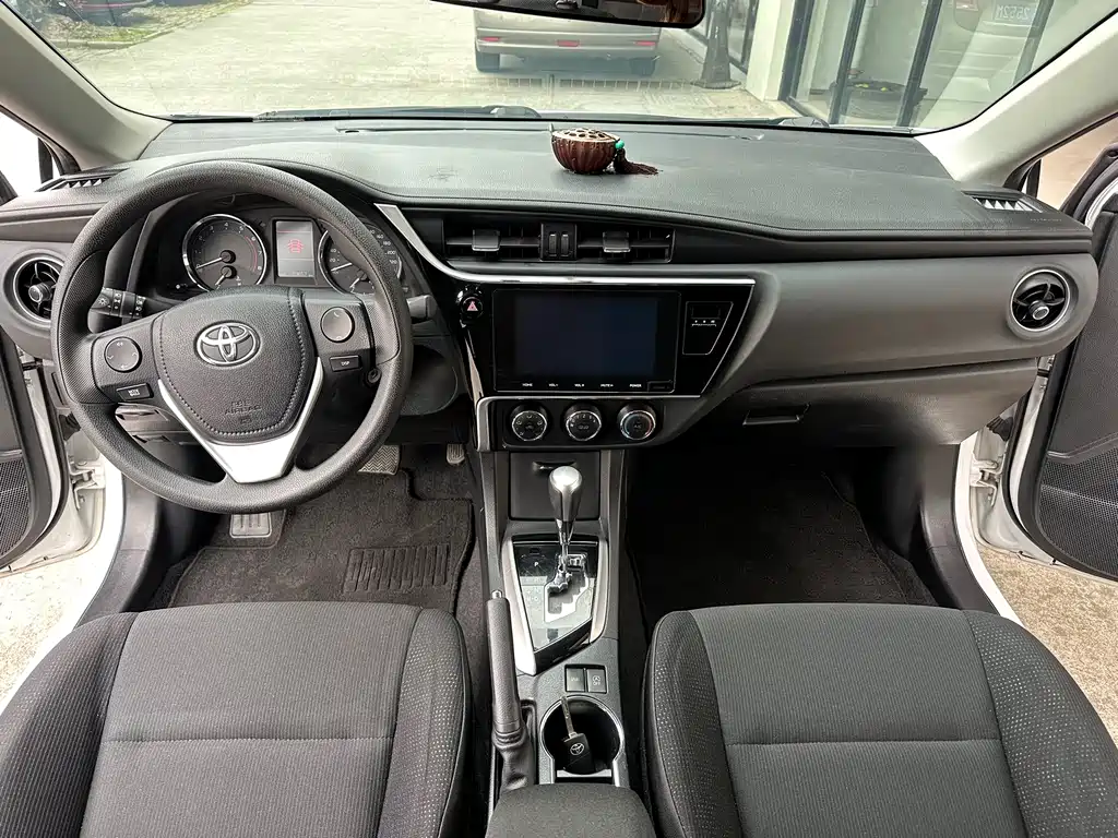 Toyota Corolla — миниатюра 14