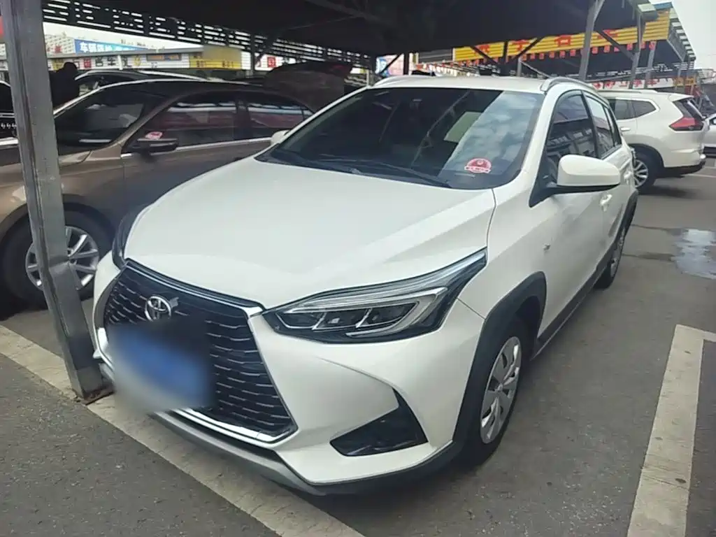 Toyota Yaris L — миниатюра 2
