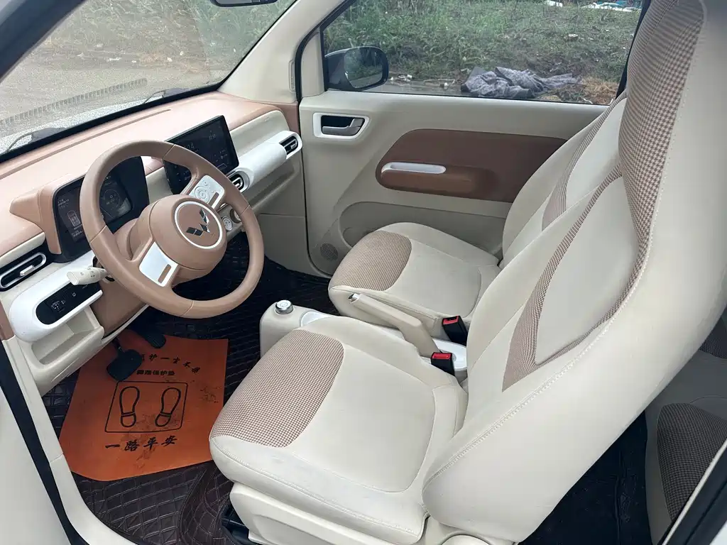 Wuling MINIEV — миниатюра 6