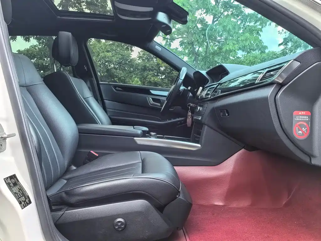 Mercedes-Benz E-Class — миниатюра 12