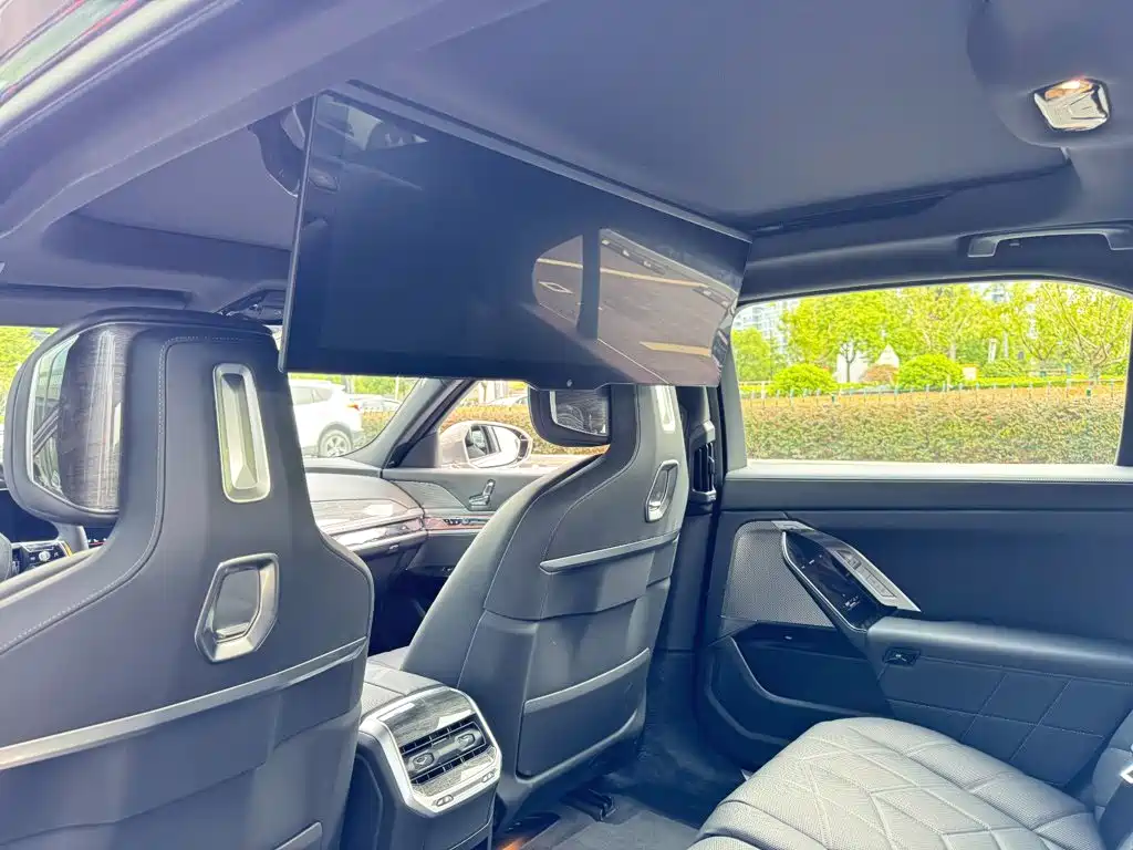 BMW i7 — миниатюра 15