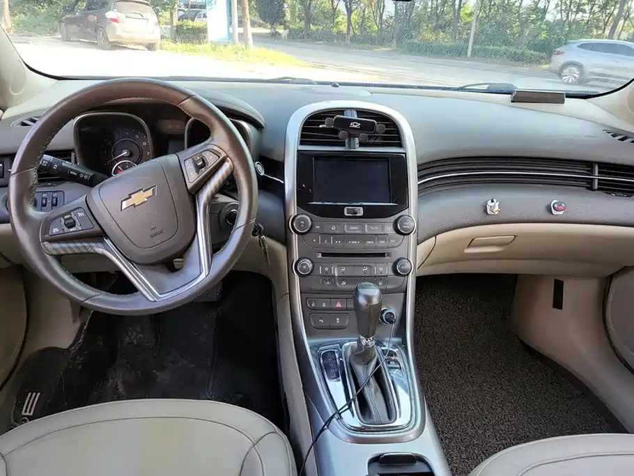 Chevrolet Malibu — миниатюра 12