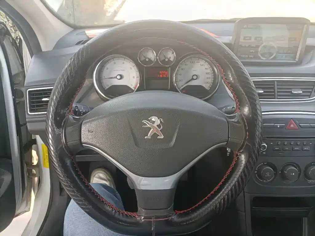 Peugeot 308 — миниатюра 11
