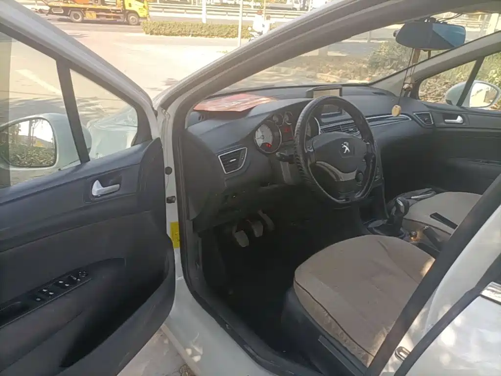 Peugeot 308 — миниатюра 16