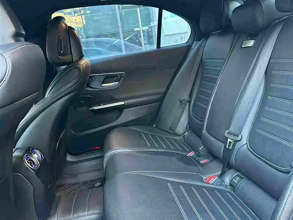 Mercedes-Benz C-Class — миниатюра 10