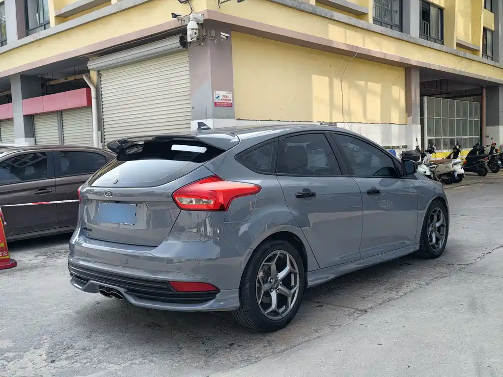 Ford Focus — миниатюра 9