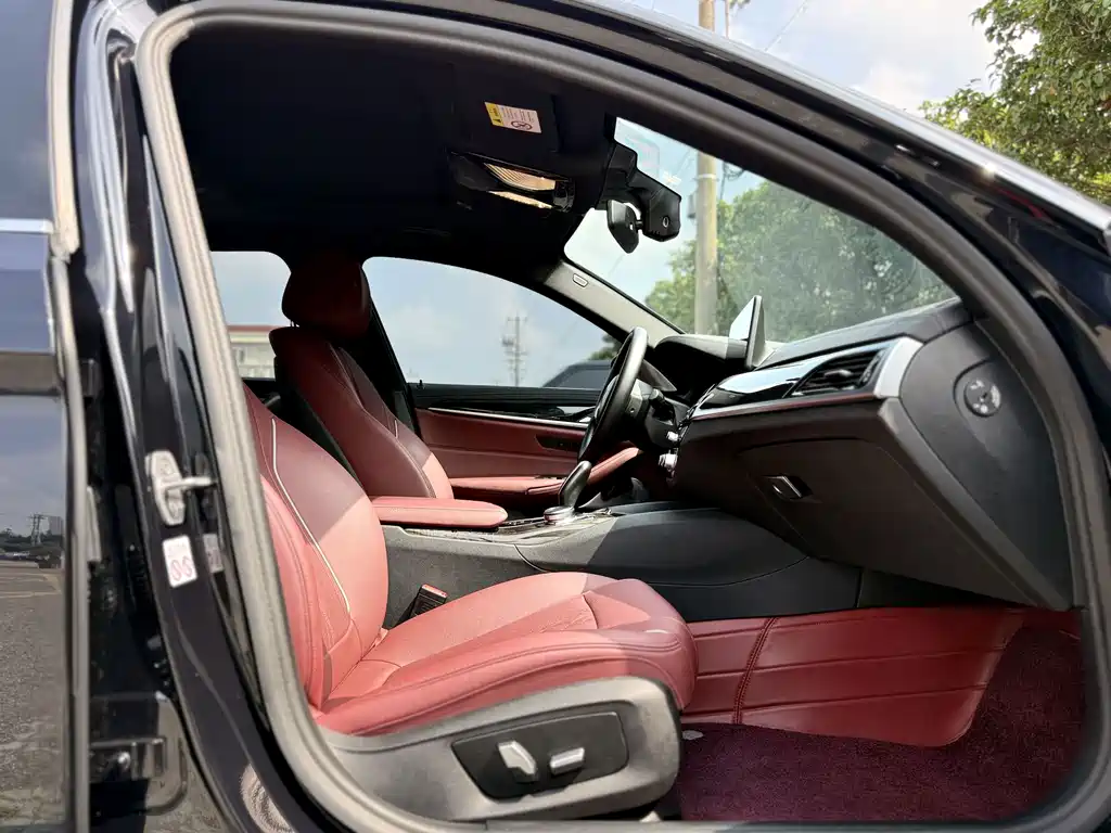 BMW 5 Series — миниатюра 15