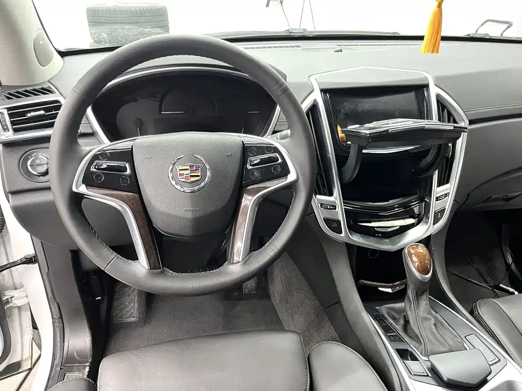 Cadillac SRX — миниатюра 10