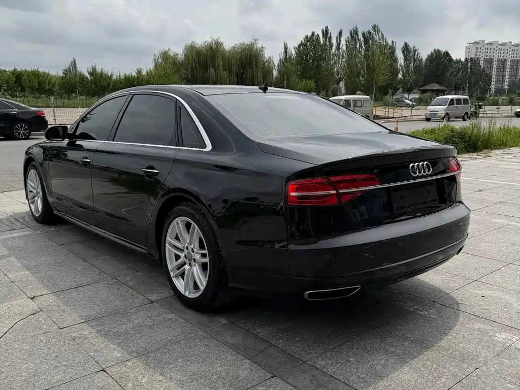 Audi A8 — миниатюра 7