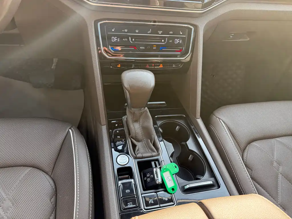 Volkswagen Viloran 2020 380TSI Flagship