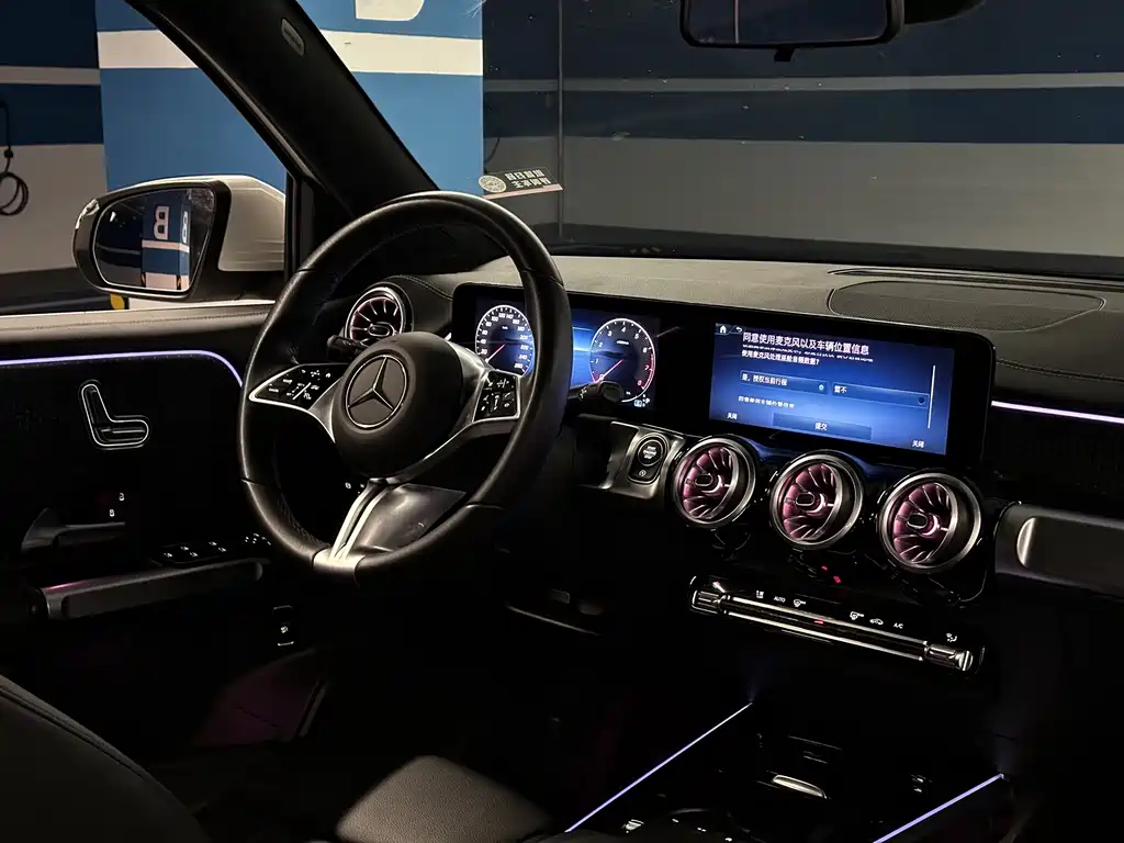 Mercedes-Benz GLB — миниатюра 8