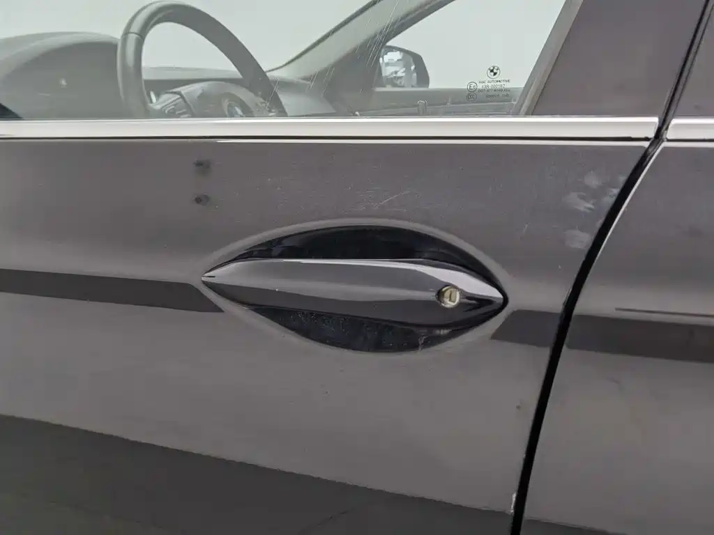 BMW 5 Series — миниатюра 18