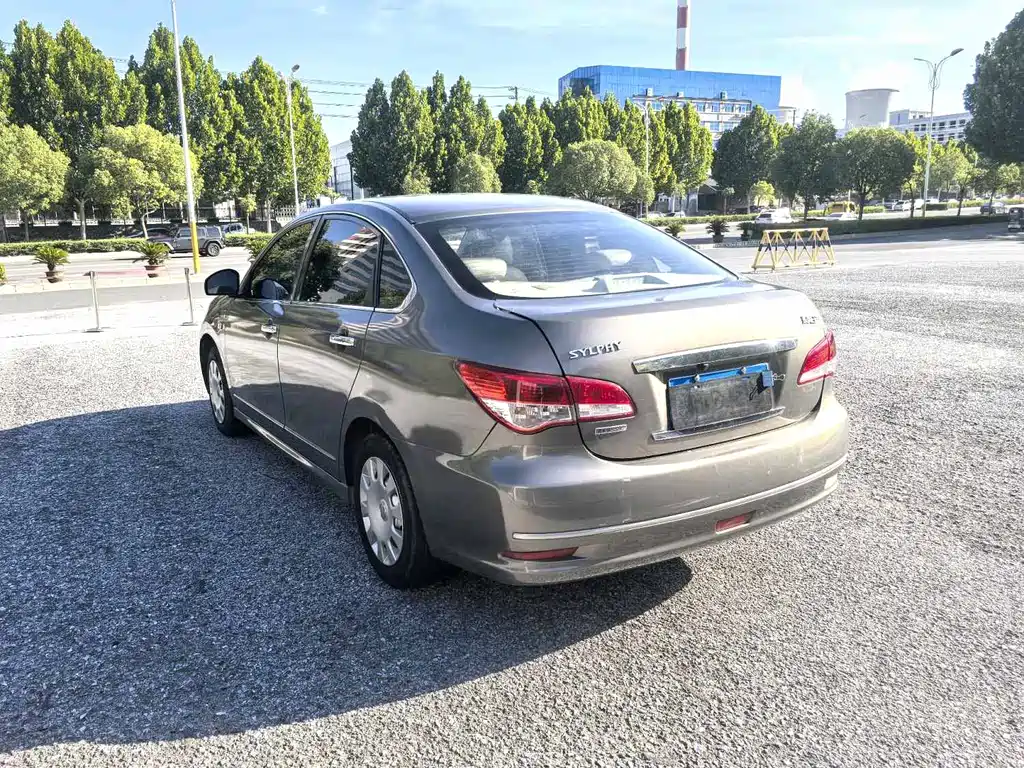 Nissan Sylphy — миниатюра 7