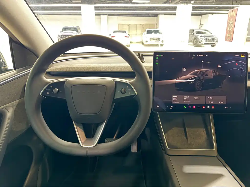 Tesla Model Y — миниатюра 7