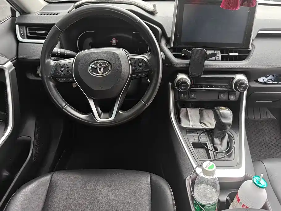 Toyota RAV4 — миниатюра 12