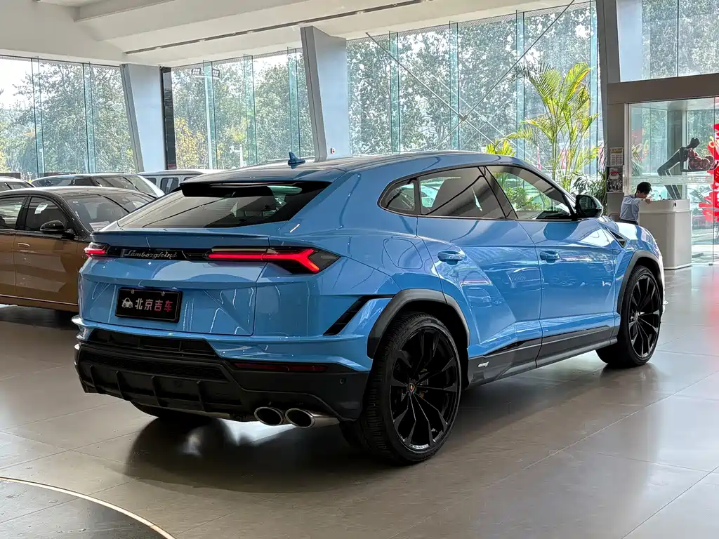Lamborghini Urus — миниатюра 32