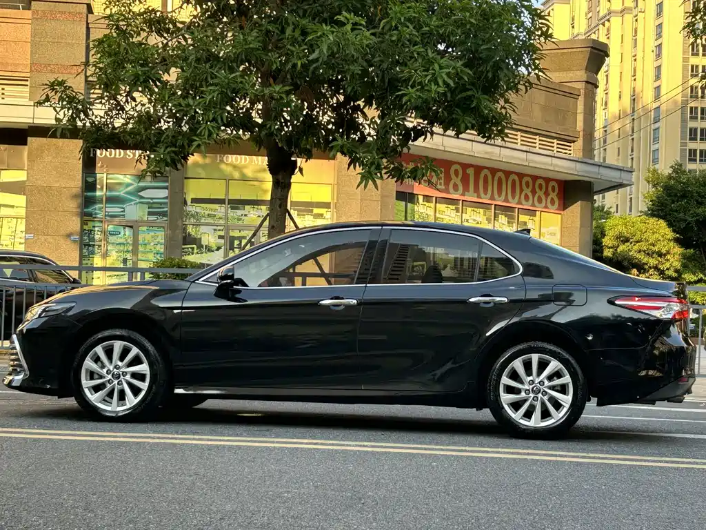 Toyota Camry — миниатюра 6