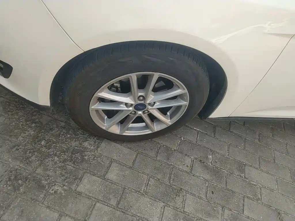 Ford Focus — миниатюра 23