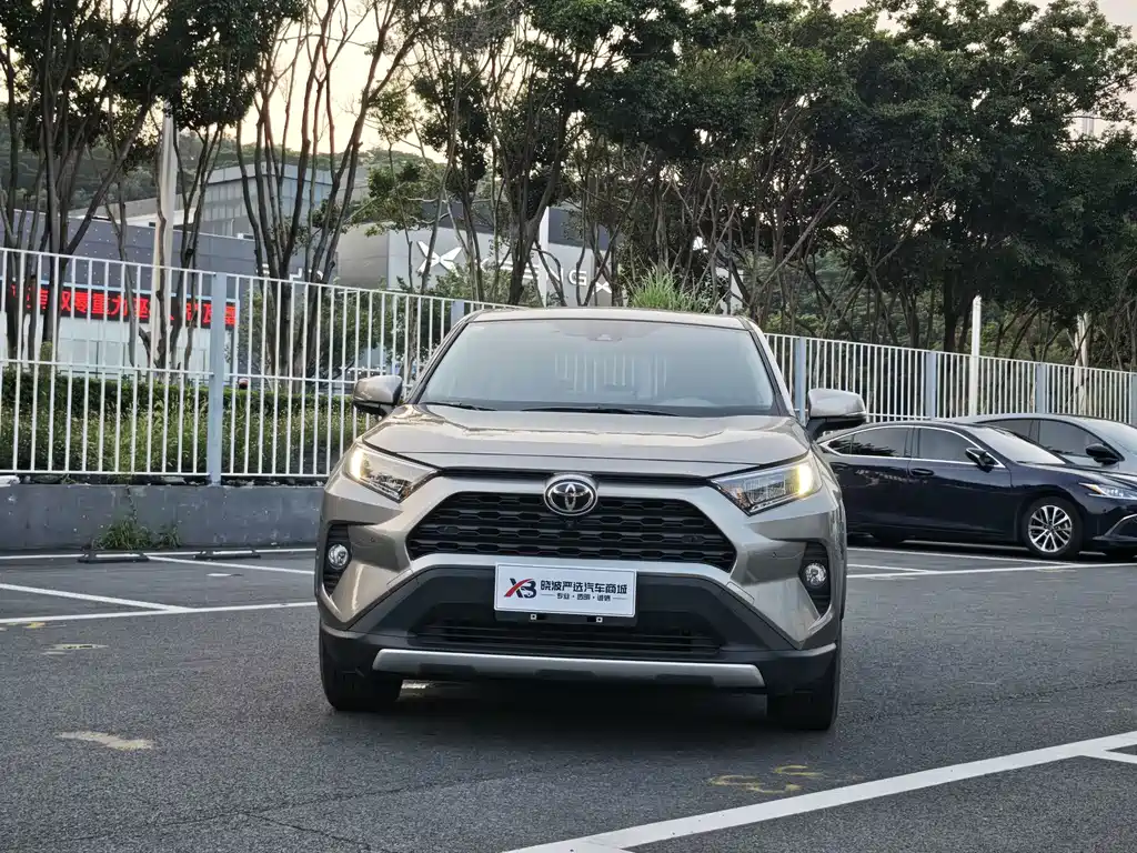 Toyota RAV4 — миниатюра 2