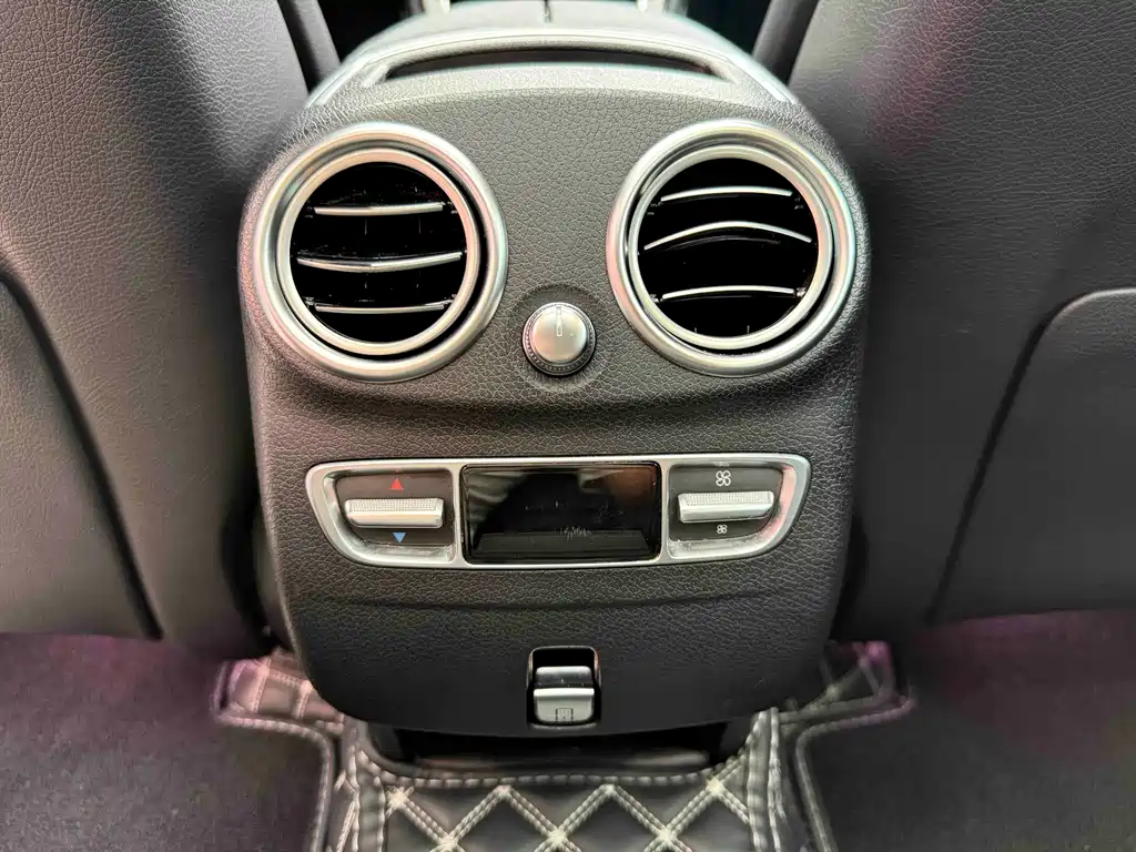Mercedes-Benz GLC — миниатюра 9