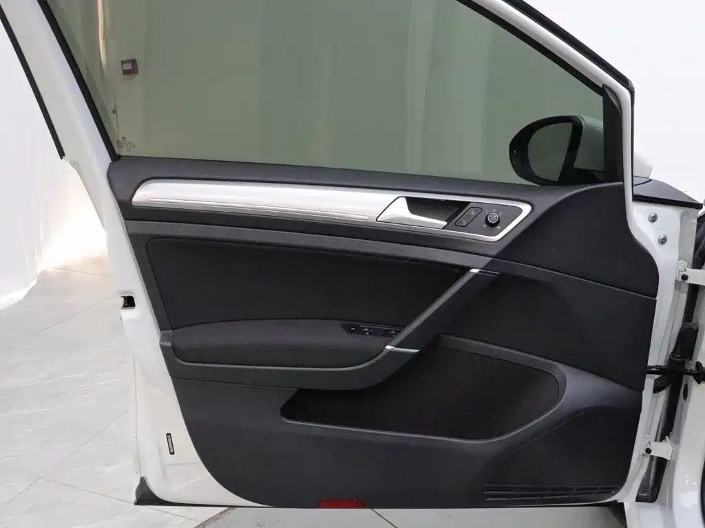 Volkswagen Golf — миниатюра 10