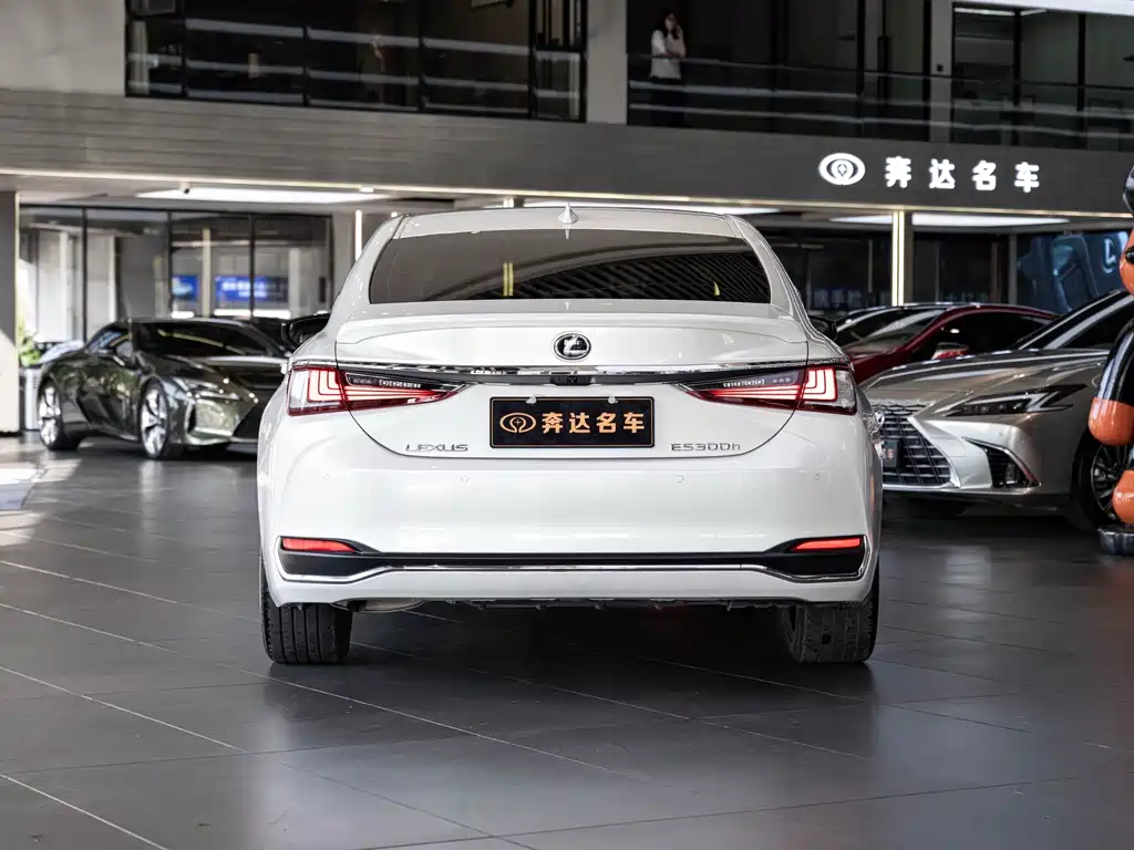 Lexus ES — миниатюра 5