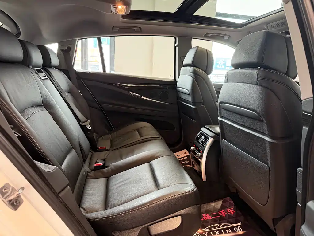 BMW 5 Series GT — миниатюра 12