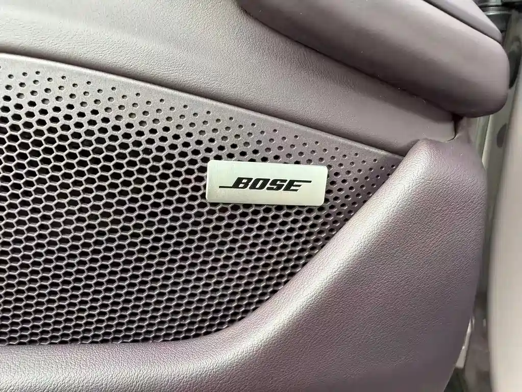 Porsche Taycan — миниатюра 9