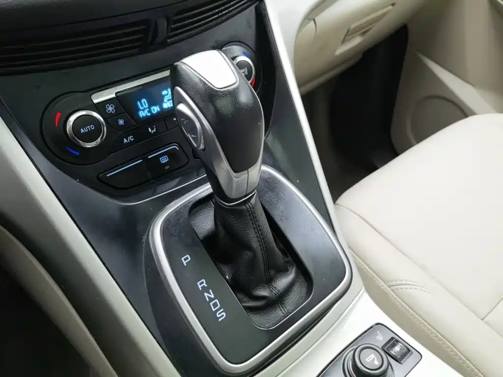 Ford Kuga — миниатюра 13