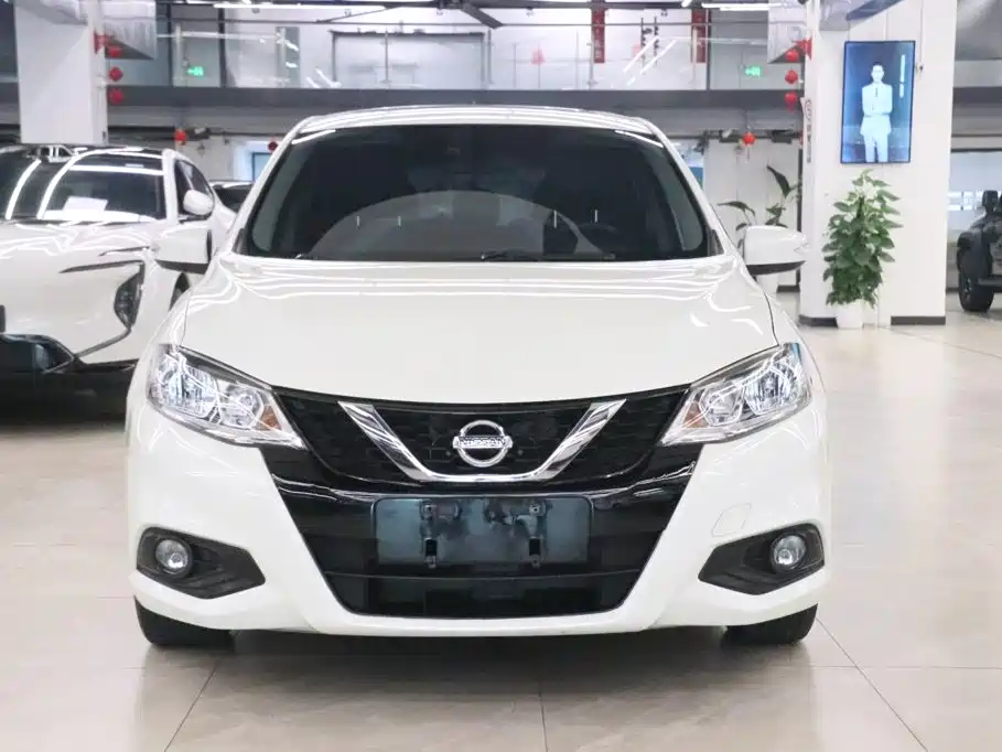 Nissan Tiida — миниатюра 2