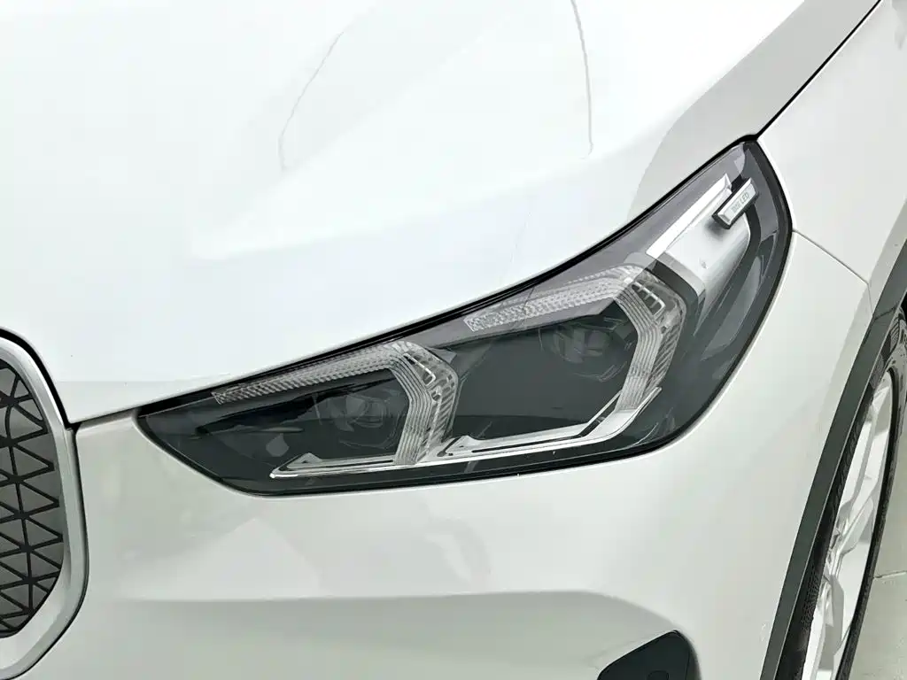 BMW iX1 — миниатюра 8