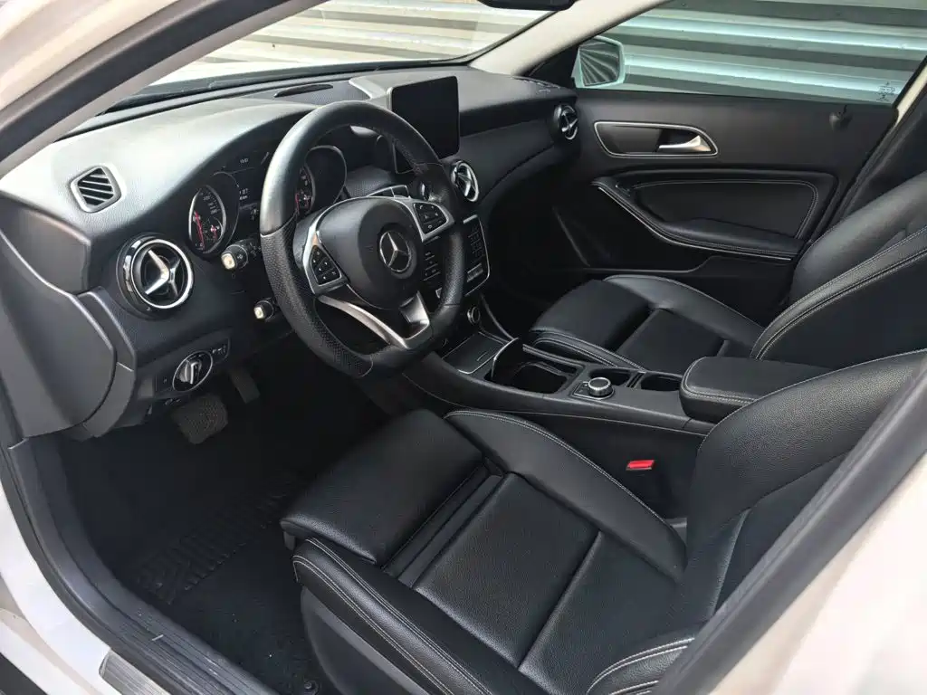 Mercedes-Benz GLA — миниатюра 9