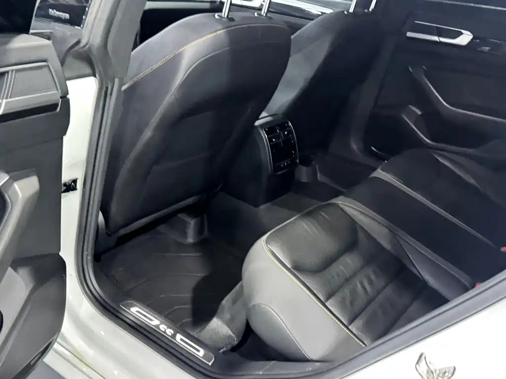 Volkswagen CC — миниатюра 7