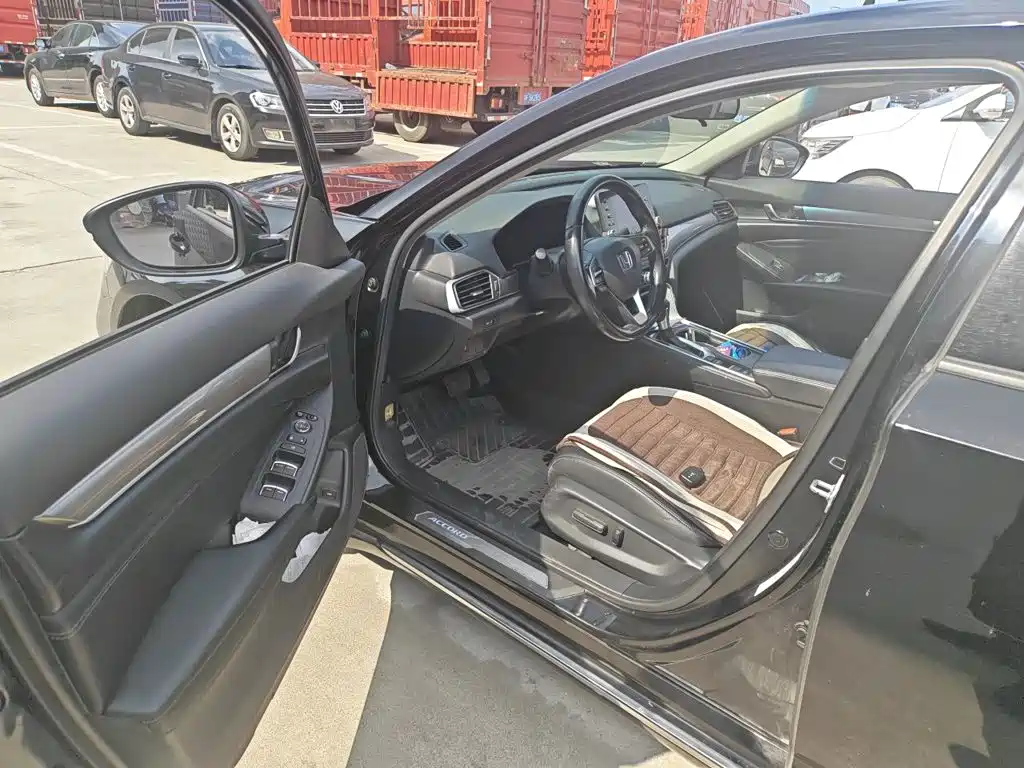Honda Accord — миниатюра 12