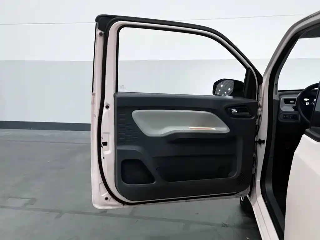 Wuling MINIEV — миниатюра 8
