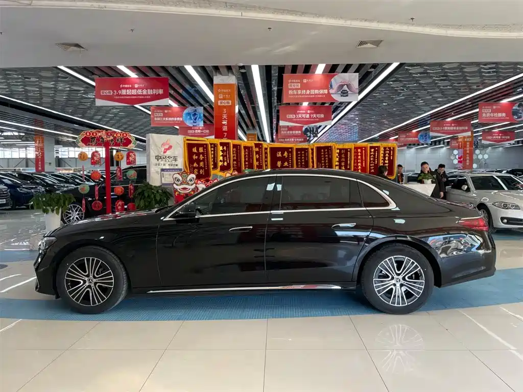 MERCEDES-BENZ E CLASS