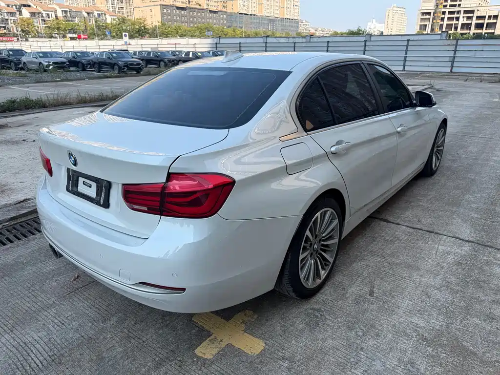 BMW 3 Series — миниатюра 11