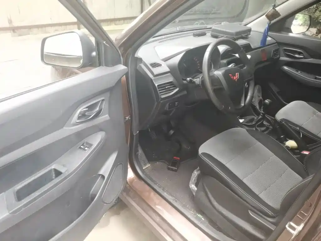 Wuling Hongguang — миниатюра 16