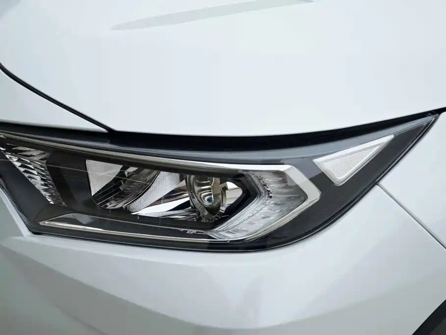 Toyota RAV4 — миниатюра 12