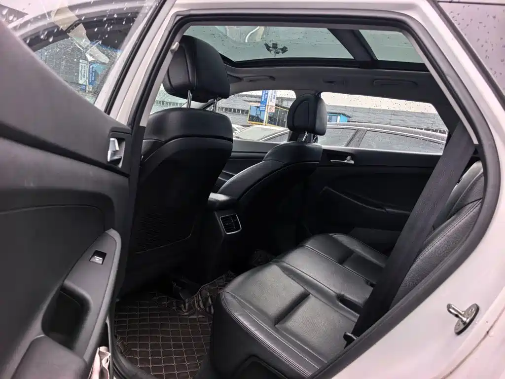 Hyundai Tucson — миниатюра 8
