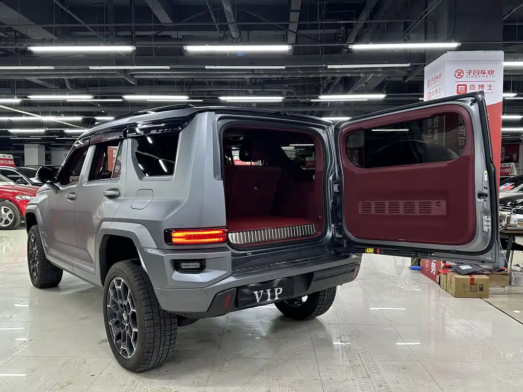 TANK TANK 700 NEW ENERGY