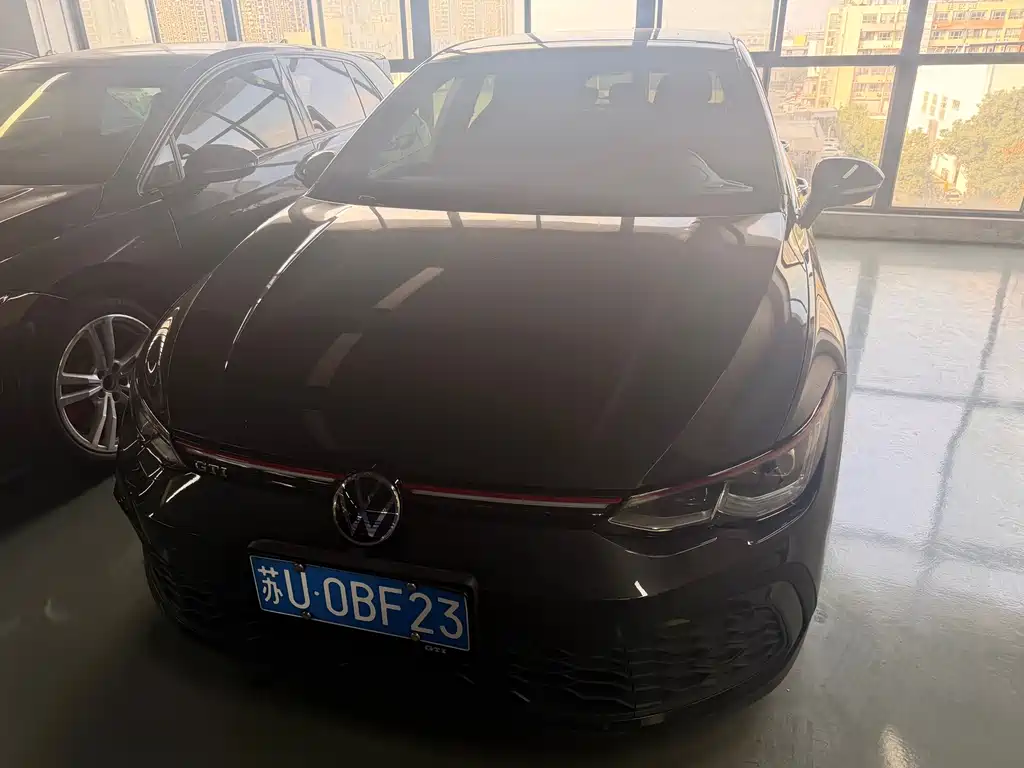 Volkswagen Golf GTI