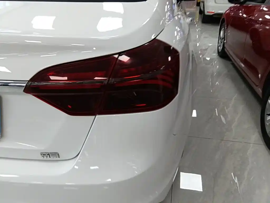 Geely Emgrand — миниатюра 8