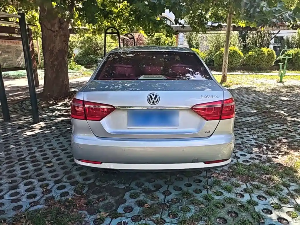 Volkswagen Lavida — миниатюра 6