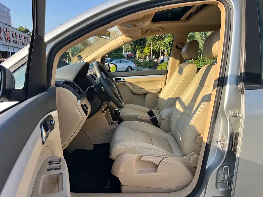 Volkswagen Touran — миниатюра 15